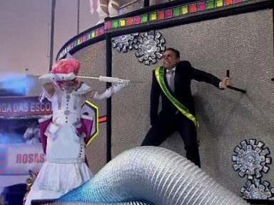 Segundo dia de carnaval tem vacina em Bolsonaro e homenagem a Monarco no Rio