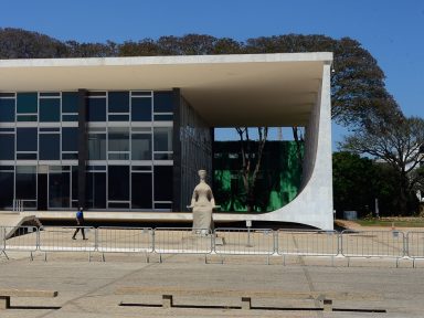 Ministro do Supremo rejeita recurso de Bolsonaro contra multa