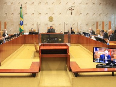 Relator vota para condenar Silveira a 8 anos e 9 meses de prisão, com perda do mandato