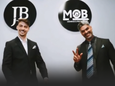 Sócio de Renan Bolsonaro confirma que lobby rendeu à dupla um carro de presente