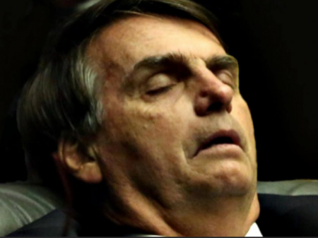 Além de só arrumar confusão, Bolsonaro só trabalha 4,8 horas por dia, diz estudo