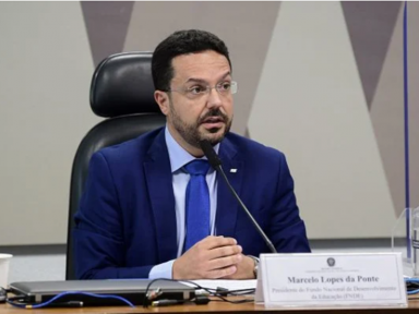 Pastores de Bolsonaro pediam propinas “sem eu saber”, alega presidente do FNDE