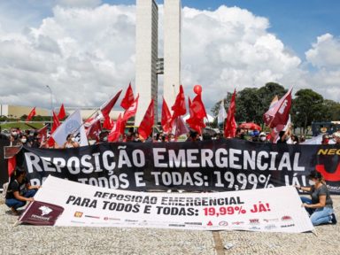 Promessa vazia de Bolsonaro não convence e servidores mantêm pressão por reajuste salarial