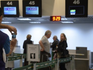 Valor das passagens aéreas subiu 89% em 12 meses