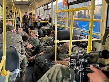 Com a vitória das forças russas e do Donetsk na siderúrgica Azovstal, 1.750 já se renderam