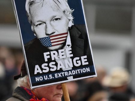Jornalistas brasileiros lançam manifesto em defesa de Assange no Dia Mundial da Liberdade de Imprensa
