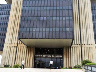 Servidores do Banco Central aprovam estado de greve após proposta de aumento zero