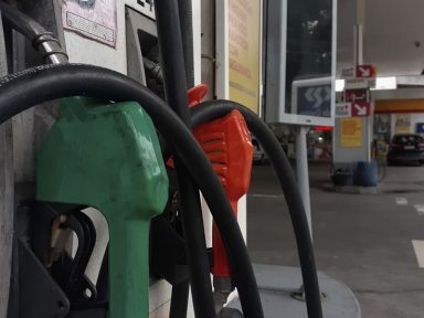 Caminhoneiros: “Limitar ICMS é paliativo e não resolve o problema dos aumentos na bomba”