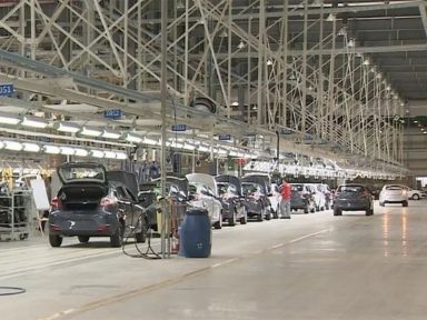 Justiça do Trabalho suspende demissão de 580 trabalhadores da montadora Caoa Chery