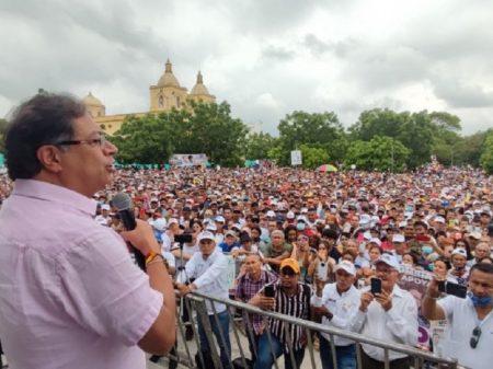 Jornalistas da Comunicasul chegam à Colômbia para cobrir eleição presidencial