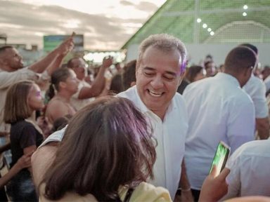 Danilo Cabral diz que Brasil piorou muito e denuncia preconceito de Bolsonaro com pernambucanos