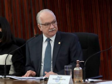 Brasil rechaça “aventuras autoritárias”, afirma presidente do TSE