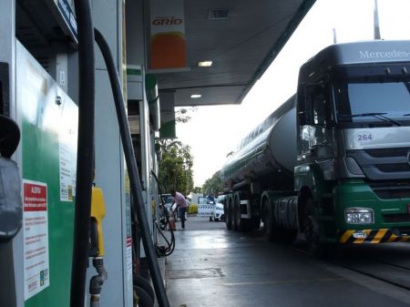 Petroleiros alertam para risco de desabastecimento de diesel no país