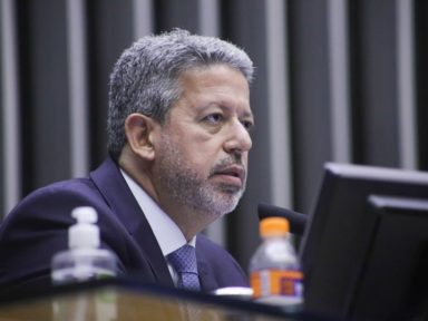 Lira propõe privatizar a Petrobrás através de um golpe legislativo