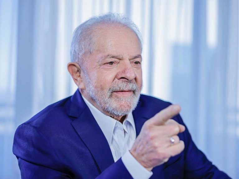 Lula: “é preciso parar de mentir para o povo, privatizar não vai diminuir preço da gasolina”