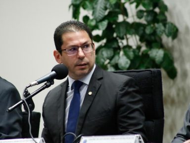 Ramos: destituição da Mesa da Câmara foi “uma decisão política” por “ordem de Bolsonaro”