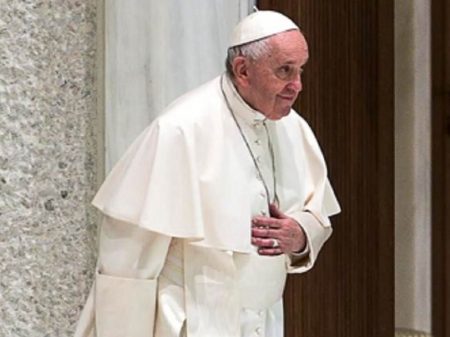 Papa avalia que “os latidos da Otan na porta da Rússia” podem ser causa do conflito na Ucrânia