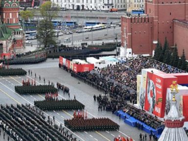 “Ameaça inaceitável da Otan exigiu a operação na Ucrânia”, diz Putin no Dia da Vitória