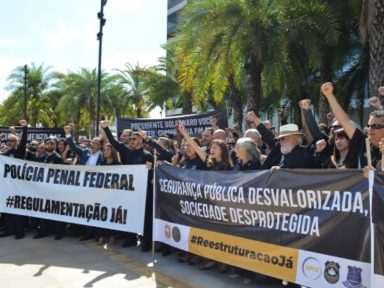 Policiais federais repudiam fala de Bolsonaro sobre reajuste: ‘Desrespeito com a segurança’