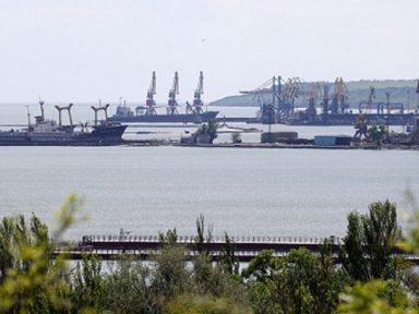 Porto de Mariupol volta a operar após retirada de minas colocadas por forças ucranianas, diz Rússia