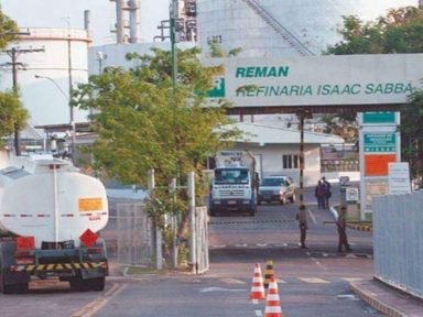 Cade aprova venda de refinaria e engorda monopólio