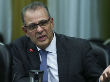 Jair troca almirante Bento Albuquerque por assessor de Guedes nas Minas e Energia
