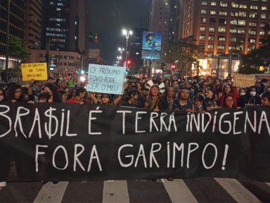“Fora garimpo”: Manifestantes denunciam em São Paulo crimes contra os yanomamis
