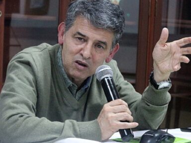 “Colômbia necessita de um Estado que impulsione e proteja industrialização”, diz Renan Vega