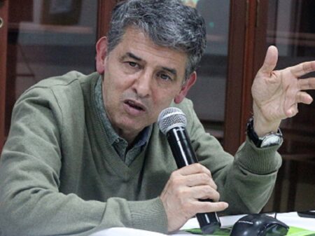 “Colômbia necessita de um Estado que impulsione e proteja industrialização”, diz Renan Vega