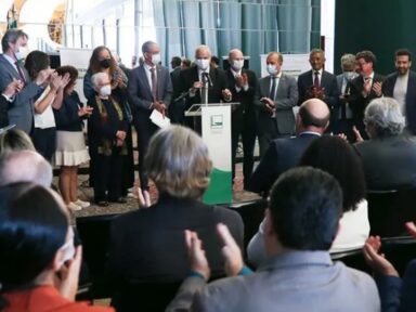 Reitores e deputados exigem desbloqueio imediato de verbas das universidades federais