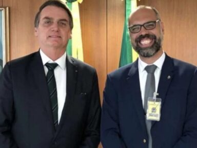 Bolsonaro diz que “estuda” dar indulto a outro criminoso, o blogueiro golpista Allan dos Santos