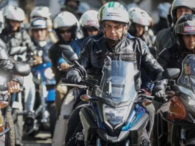 Moraes envia ao MP Eleitoral ação contra o “mito” por gastos com cartão corporativo nas farras de motos