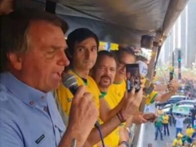 Bolsonaro requenta mensagem golpista acossado pela corrupção no MEC e em baixa nas pesquisas