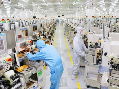 Sanções dos EUA fracassam e  indústria de chips da China dispara, diz Bloomberg