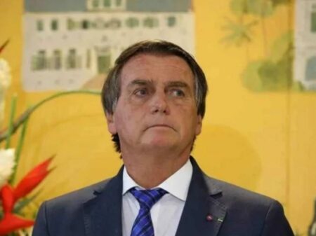 Bolsonaro corta recurso do povo e engorda bancos