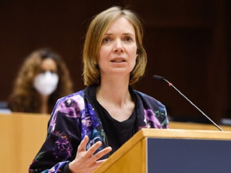 Deputada do Parlamento Europeu responsabiliza Bolsonaro pelas mortes de Dom e Bruno