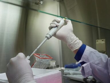 Pentágono admite ter financiado 46 laboratórios biológicos na Ucrânia