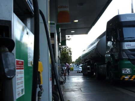 Diesel sobe 14,26% e gasolina mais 5,18%