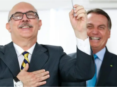 Bolsonaro acoberta criminosos do MEC e diz que roubo “foi só tráfico de influência”