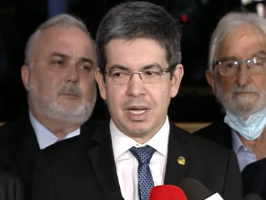 Oposição derrota manobras do governo e protocola CPI do MEC com 31 assinaturas