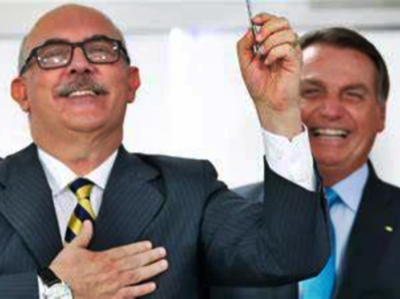 Operação abafa: delegado que denunciou intromissão de Bolsonaro é transferido de função