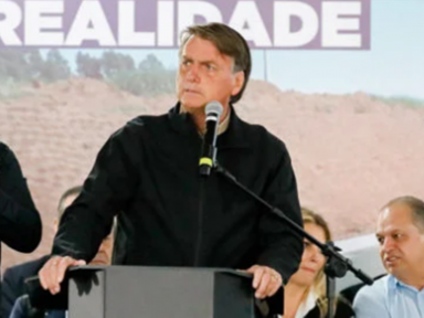 Bolsonaro volta a ameaçar a democracia no Paraná e prega violência contra as urnas