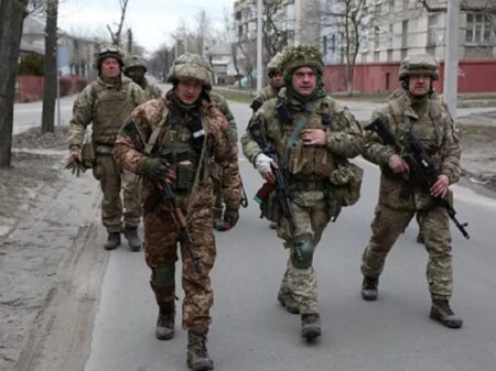 Avanço das forças russas em Severodonetsk deixa nazis ucranianos sob cerco na fábrica Azot
