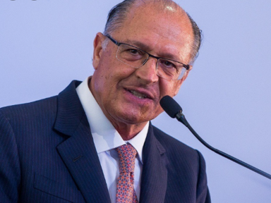 ‘Programa de governo se faz ouvindo a sociedade e não em motociatas’, diz Alckmin