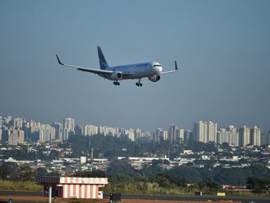 Passagens aéreas sobem 122,4%