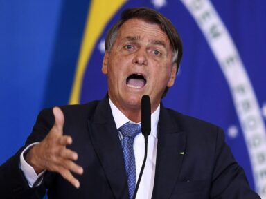 Bolsonaro surta com reunião do presidente de Portugal com Lula e cancela encontro