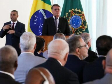 Deputados pedem ao STF investigação contra Bolsonaro por atacar eleições e açular golpe