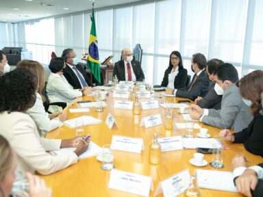 ‘Realizaremos eleições e os eleitos serão diplomados; não se tolera negacionismo eleitoral’, diz Fachin