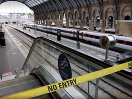 Um mês após maior greve em três décadas no Reino Unido, trens voltam a parar por salários