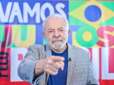 “Bolsonaro pensa que o povo é rebanho, que vai comprá-lo e não vai”, diz Lula sobre PEC